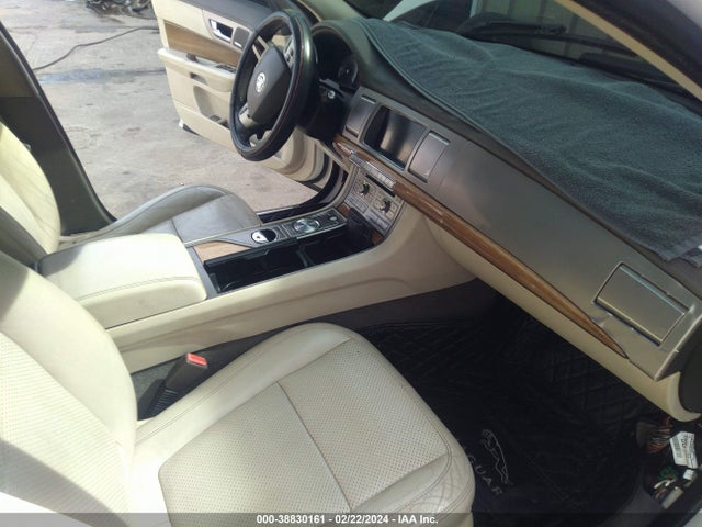 2009 JAGUAR XF SAJWA07C891R35539 Photo 10