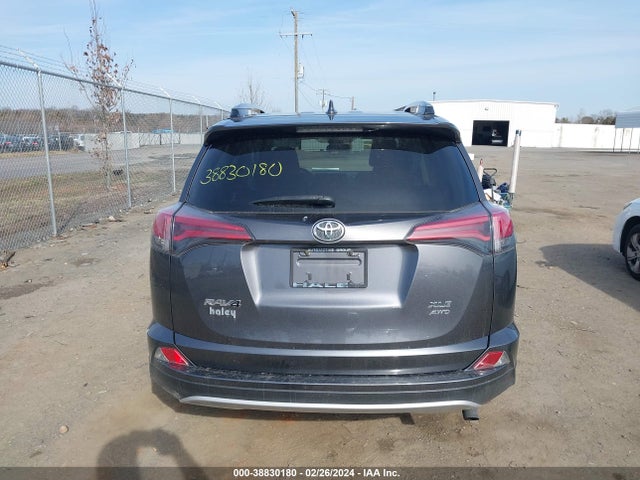 Toyota Rav4 Xle 2018 JTMRFREV5JD240301 Image 16