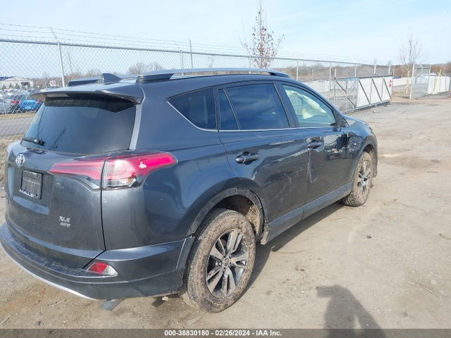 Toyota Rav4 Xle 2018 JTMRFREV5JD240301 Image 4