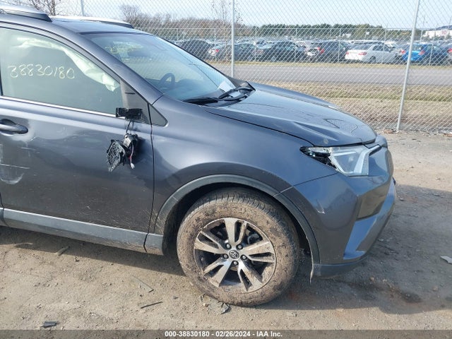 Toyota Rav4 Xle 2018 JTMRFREV5JD240301 Image 6