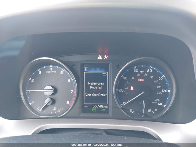 Toyota Rav4 Xle 2018 JTMRFREV5JD240301 Image 7