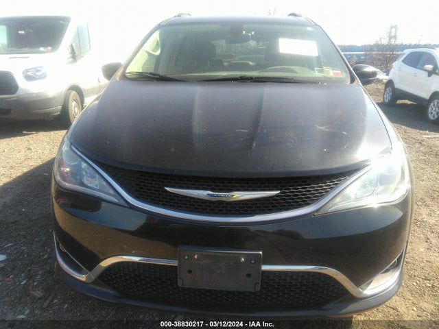2C4RC1BG4KR555377 Chrysler Pacifica Touring L