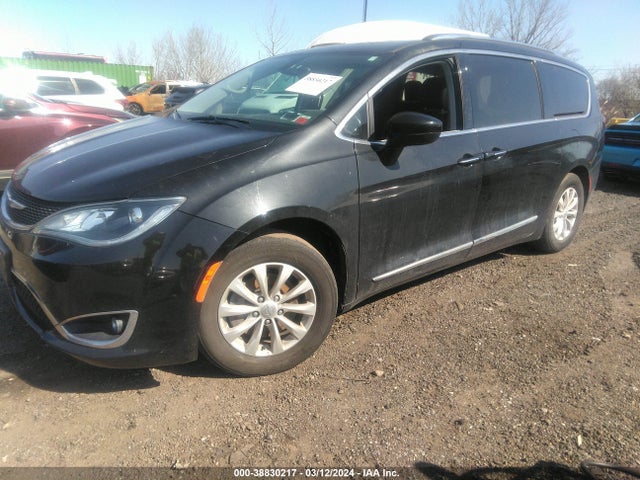2C4RC1BG4KR555377 Chrysler Pacifica Touring L