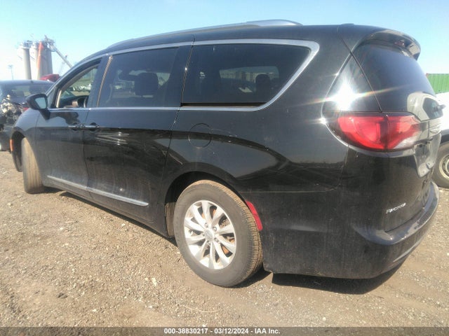2C4RC1BG4KR555377 Chrysler Pacifica Touring L