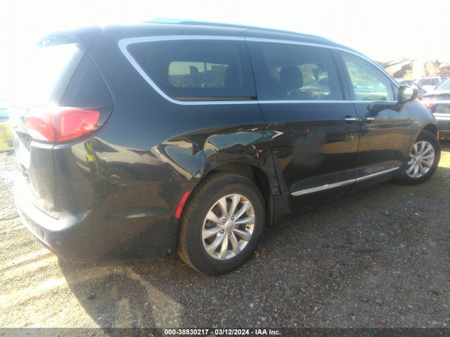2C4RC1BG4KR555377 Chrysler Pacifica Touring L