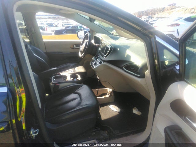 2C4RC1BG4KR555377 Chrysler Pacifica Touring L
