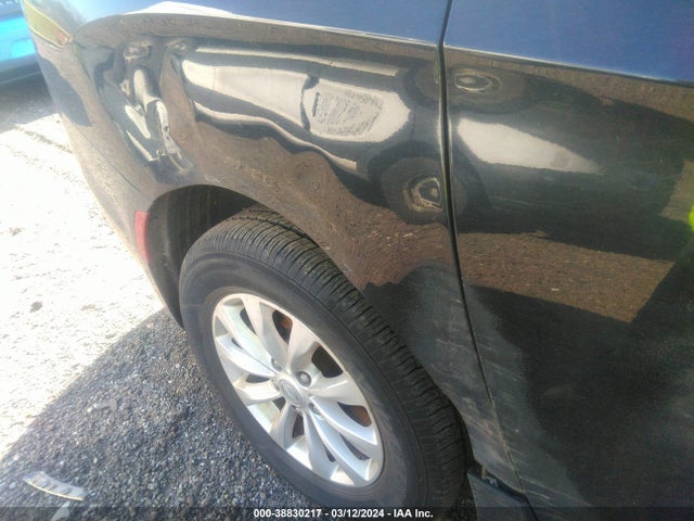 2C4RC1BG4KR555377 Chrysler Pacifica Touring L