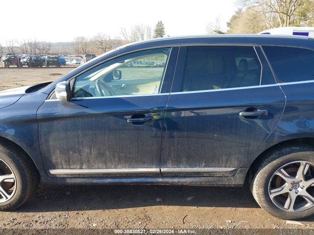 2015 VOLVO XC60 T6 VIN: YV4902RKXF2762642