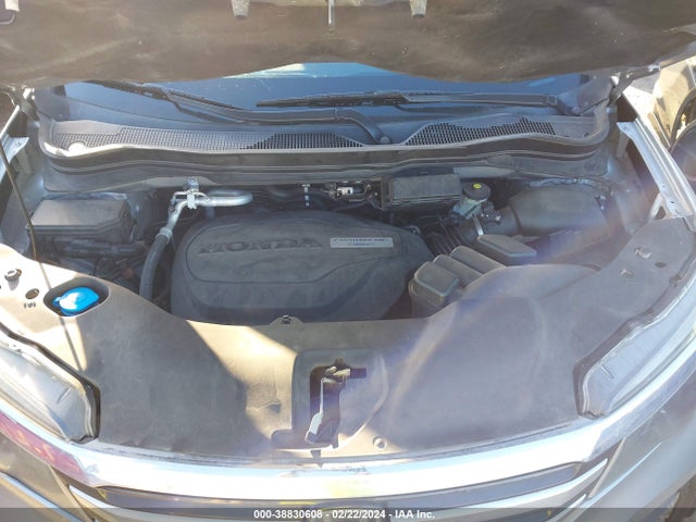 Honda Pilot Touring 2016 5FNYF5H92GB004824 Image 10