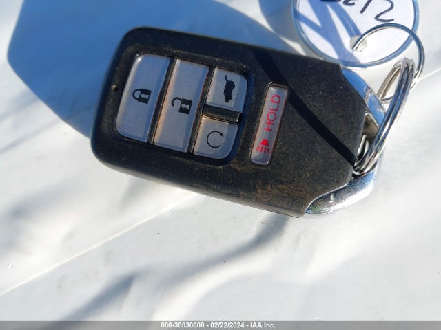 Honda Pilot Touring 2016 5FNYF5H92GB004824 Image 11