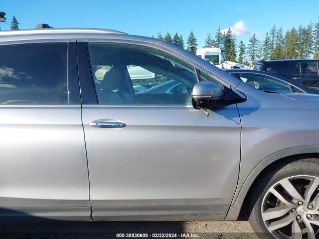 Honda Pilot Touring 2016 5FNYF5H92GB004824 Image 13