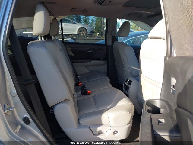 Honda Pilot Touring 2016 5FNYF5H92GB004824 Image 8