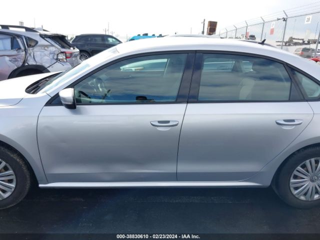 1VWAT7A39FC039316 Volkswagen Passat 1.8t S