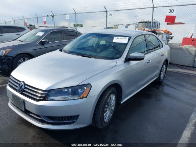 1VWAT7A39FC039316 Volkswagen Passat 1.8t S