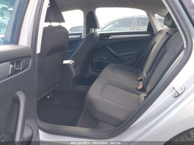 1VWAT7A39FC039316 Volkswagen Passat 1.8t S