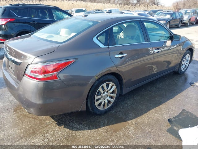 Nissan Altima 2.5 S 2015 1N4AL3AP3FC258292 Image 4