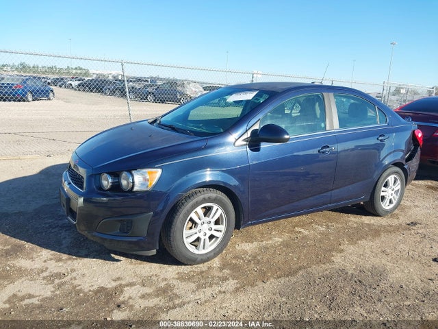 Chevrolet Sonic Lt Auto 2015 1G1JC5SH8F4155871 Image 2