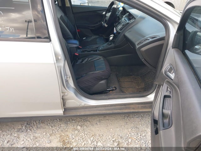 Ford FOCUS SE 2015 1FADP3F29FL304528 Image 5