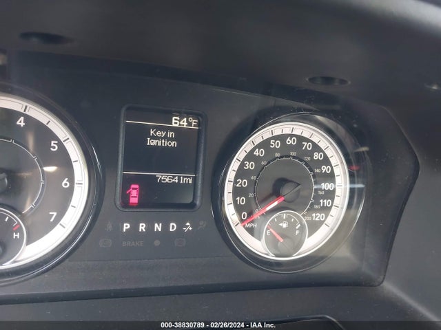 RAM 1500 Classic Express Quad Cab 4x4 6'4 Box 2019 1C6RR7FG6KS577804 Image 16