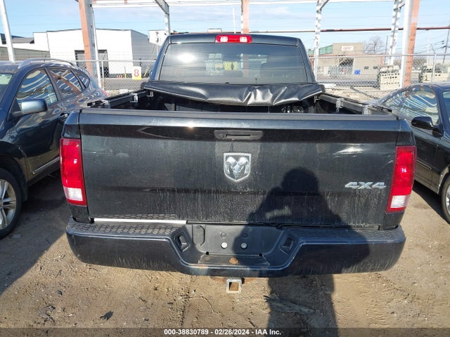 RAM 1500 Classic Express Quad Cab 4x4 6'4 Box 2019 1C6RR7FG6KS577804 Image 17