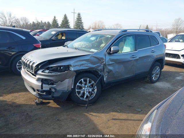Jeep Cherokee Latitude 2016 1C4PJMCS2GW181321 Image 2