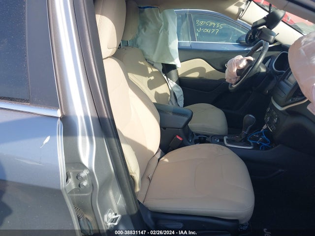 Jeep Cherokee Latitude 2016 1C4PJMCS2GW181321 Image 5