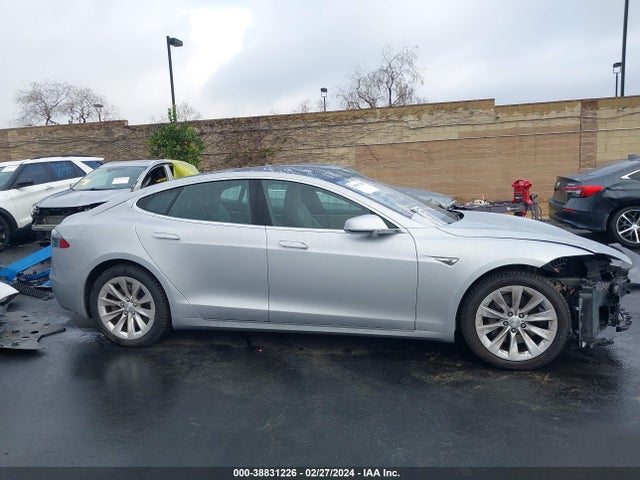 Tesla Model S 60/70/75/85 2016 5YJSA1E18GF153315 Image 14