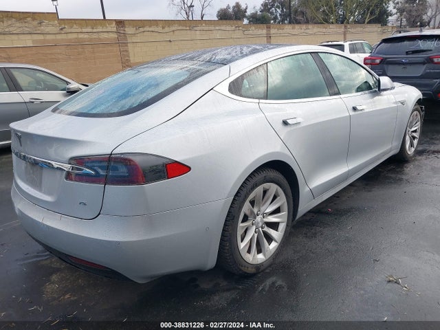 Tesla Model S 60/70/75/85 2016 5YJSA1E18GF153315 Image 4