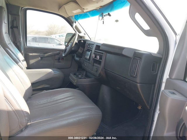 Chevrolet Express 2500 Work Van 2017 1GCWGAFF9H1116987 Image 5