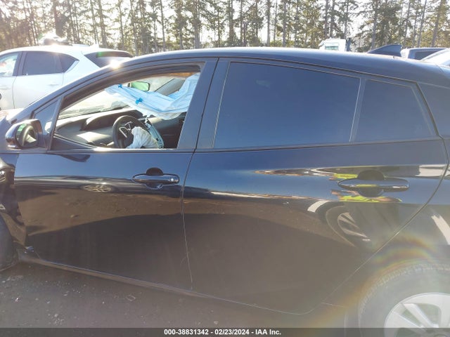 Toyota Prius Two 2016 JTDKBRFU2G3513695 Image 14
