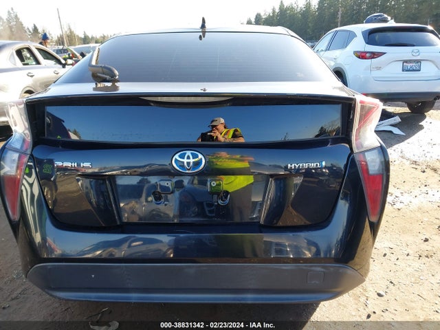 Toyota Prius Two 2016 JTDKBRFU2G3513695 Image 16