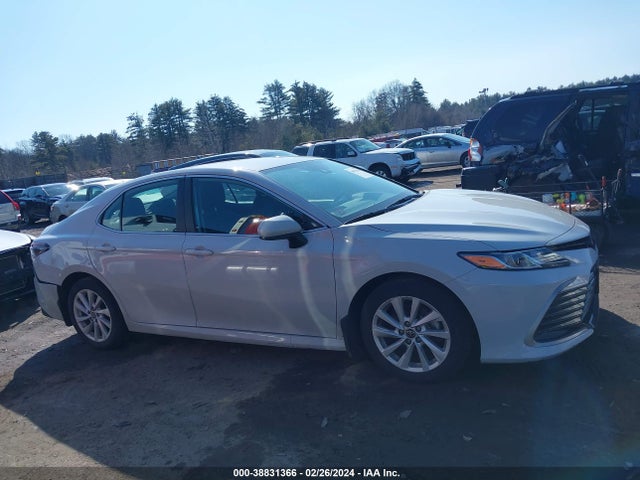 Toyota CAMRY LE 2022 4T1C11AK9NU054389 Image 13