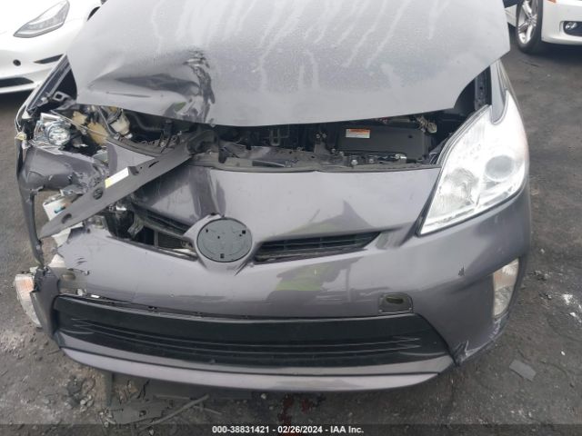 JTDKN3DU4F0466533 Toyota Prius Three