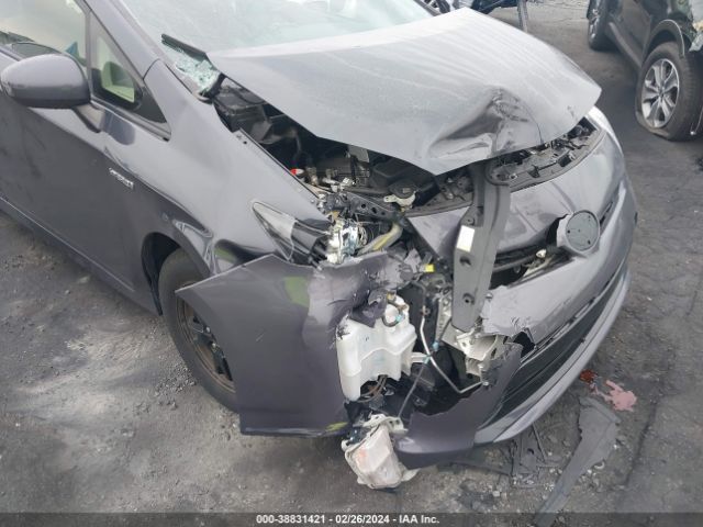 JTDKN3DU4F0466533 Toyota Prius Three