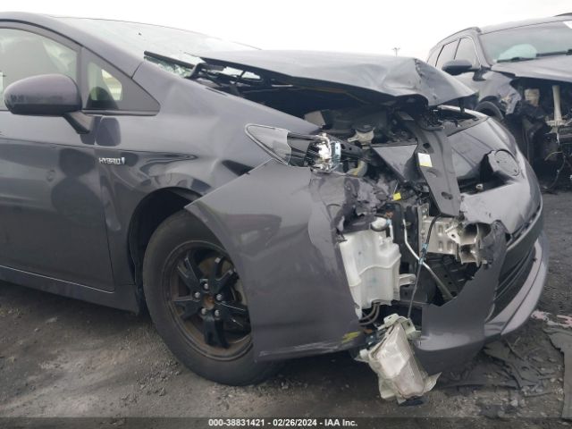 JTDKN3DU4F0466533 Toyota Prius Three