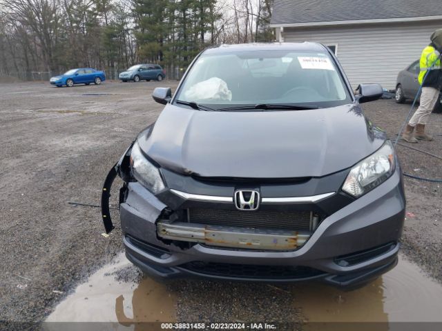 3CZRU5H35JM715260 Honda HR-V LX