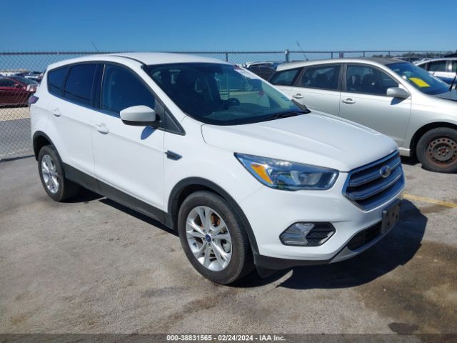 38831565 :رقم المزاد ، 1FMCU0GD3HUA60977 vin ، 2017 Ford Escape Se مزاد بيع