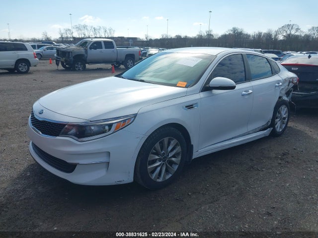 KIA Optima Lx 2018 5XXGT4L30JG251460 Image 2