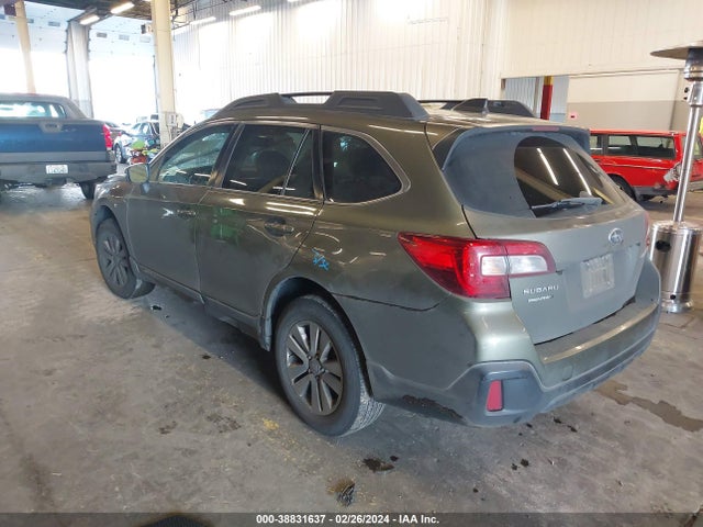 Subaru Outback 2.5i Premium 2018 4S4BSAFC2J3381338 Image 3