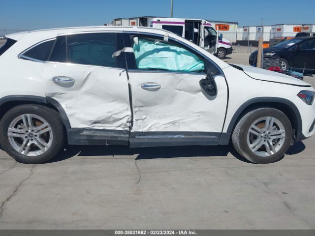 W1N4N4GB9NJ393122 Mercedes-Benz GLA 250