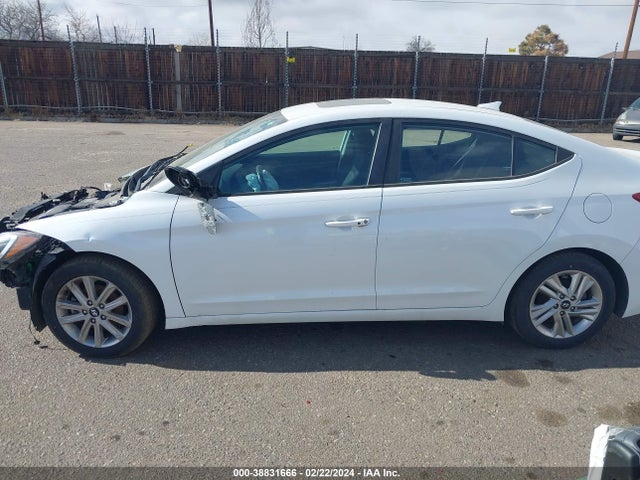 Hyundai Elantra Value Edition 2018 5NPD84LFXJH226228 Image 15