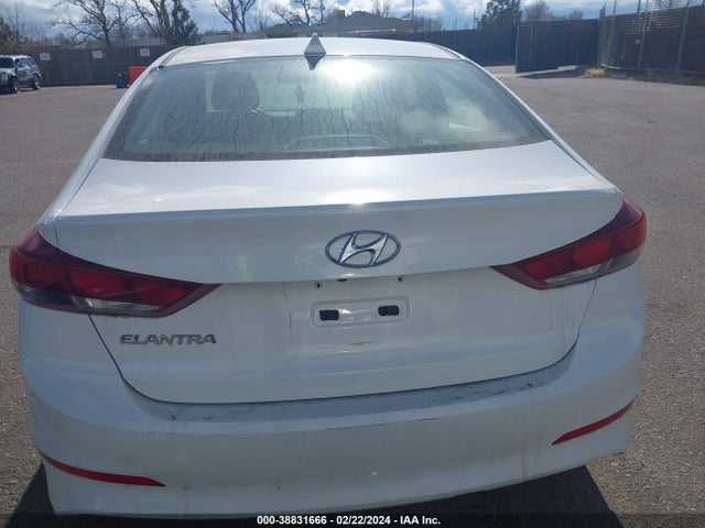 Hyundai Elantra Value Edition 2018 5NPD84LFXJH226228 Image 17