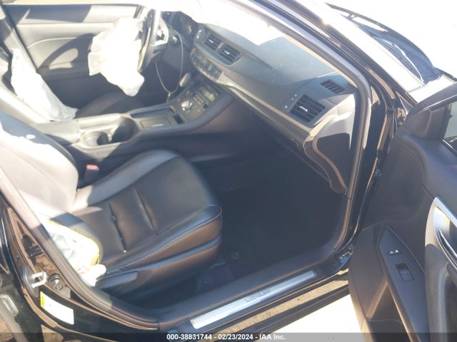 JTHKD5BHXG2251568 Lexus CT 200H