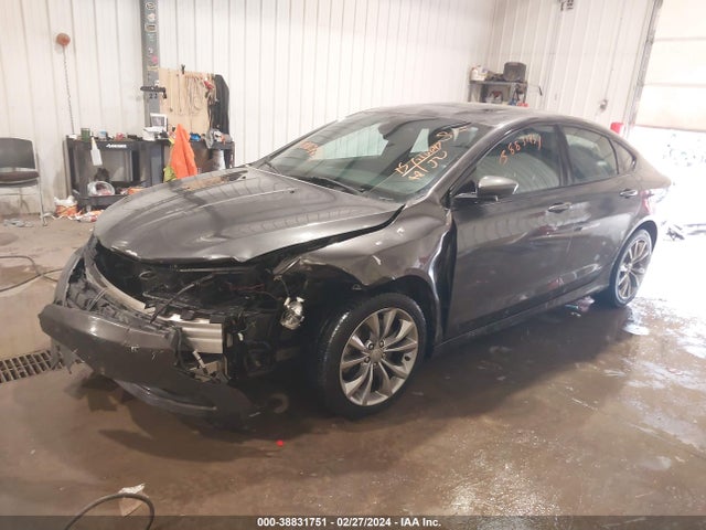 1C3CCCDG3FN553450 Chrysler 200 S