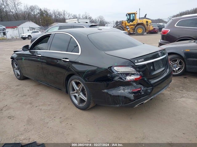 Mercedes-Benz E 300 2018 WDDZF4JB1JA321494 Image 3