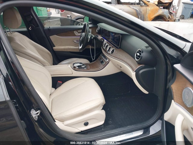Mercedes-Benz E 300 2018 WDDZF4JB1JA321494 Image 5