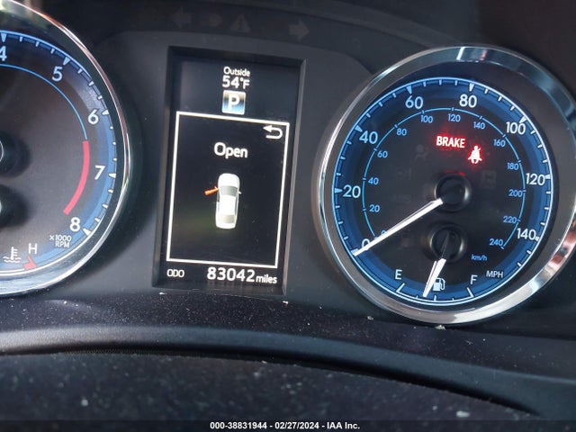 Toyota COROLLA SE 2018 5YFBURHE8JP823445 Image 7