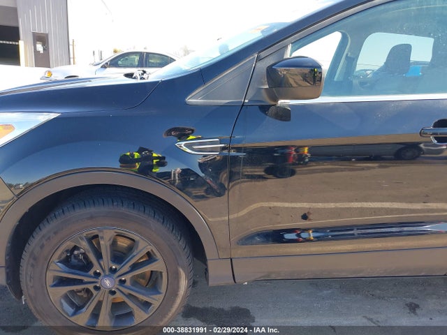 Ford ESCAPE SE 2018 1FMCU9GD7JUA75427 Image 12