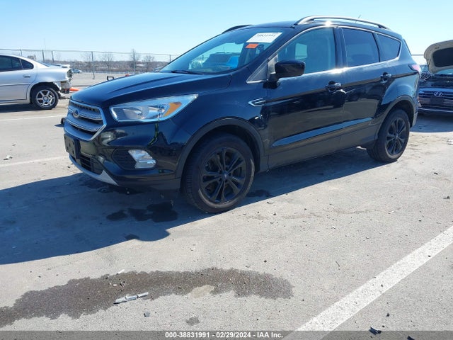Ford ESCAPE SE 2018 1FMCU9GD7JUA75427 Image 2