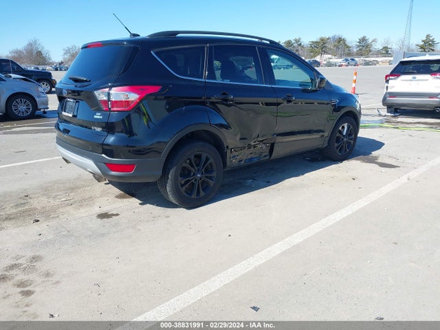 Ford ESCAPE SE 2018 1FMCU9GD7JUA75427 Image 4